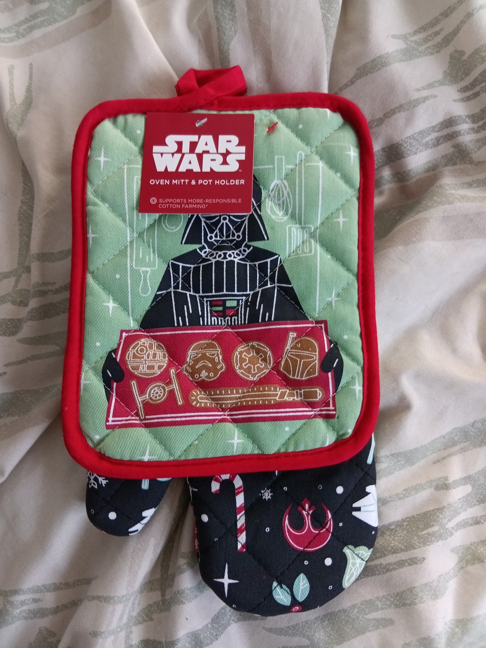 Star Wars Holiday Oven Mitt & Pot Holder Set - Green & Red